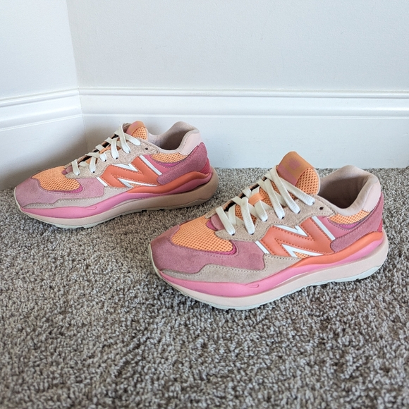 New Balance 57/40 Rare Limited Edition Valentine\'s Day Sneaker- Pink Orange sz 7